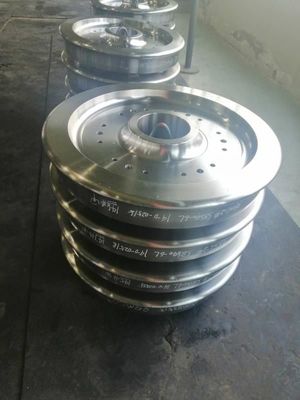 Ρόδες 42CrMo 4140 ραγών χάλυβα πίεσης σφυρηλατημένων κομματιών υλικός cOem 60E